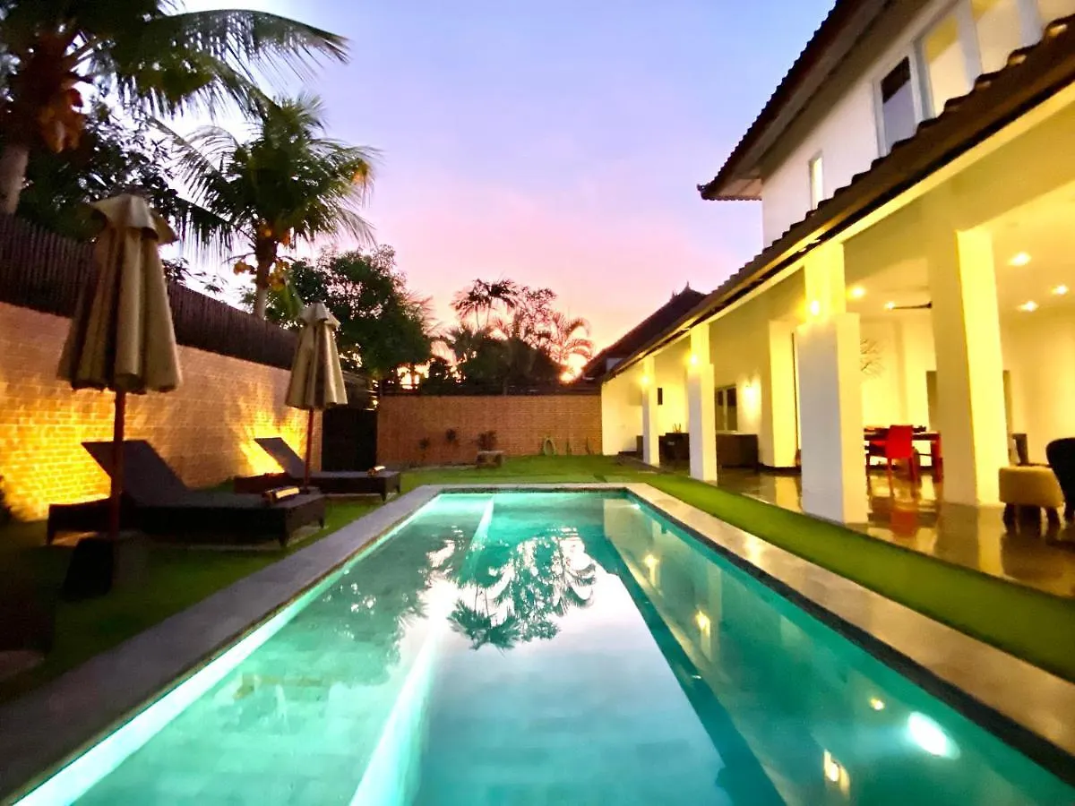 Villa Julia | Heart Of Seminyak | 350M Beach