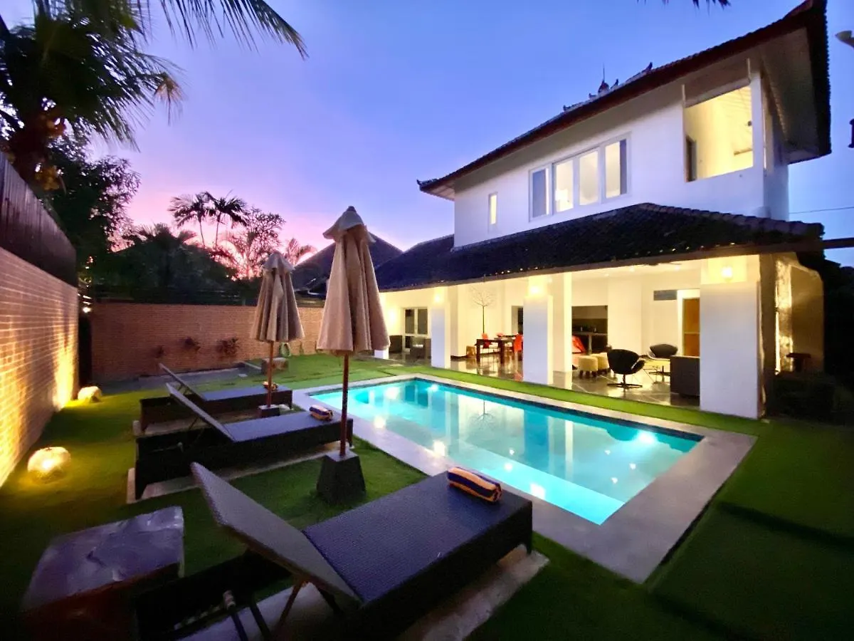 Villa Julia | Heart Of Seminyak | 350M Beach